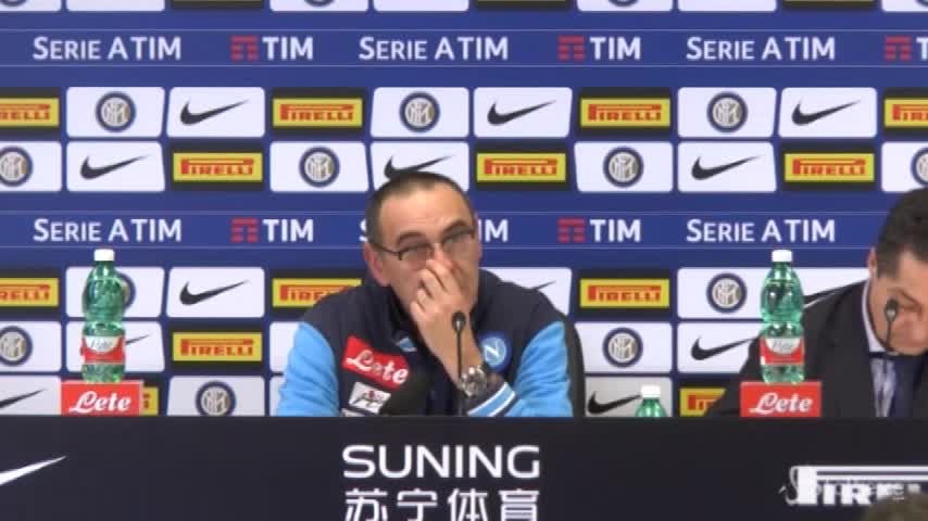 Sarri offende giornalista: “Non ti mando a fan…o perché sei donna e carina”