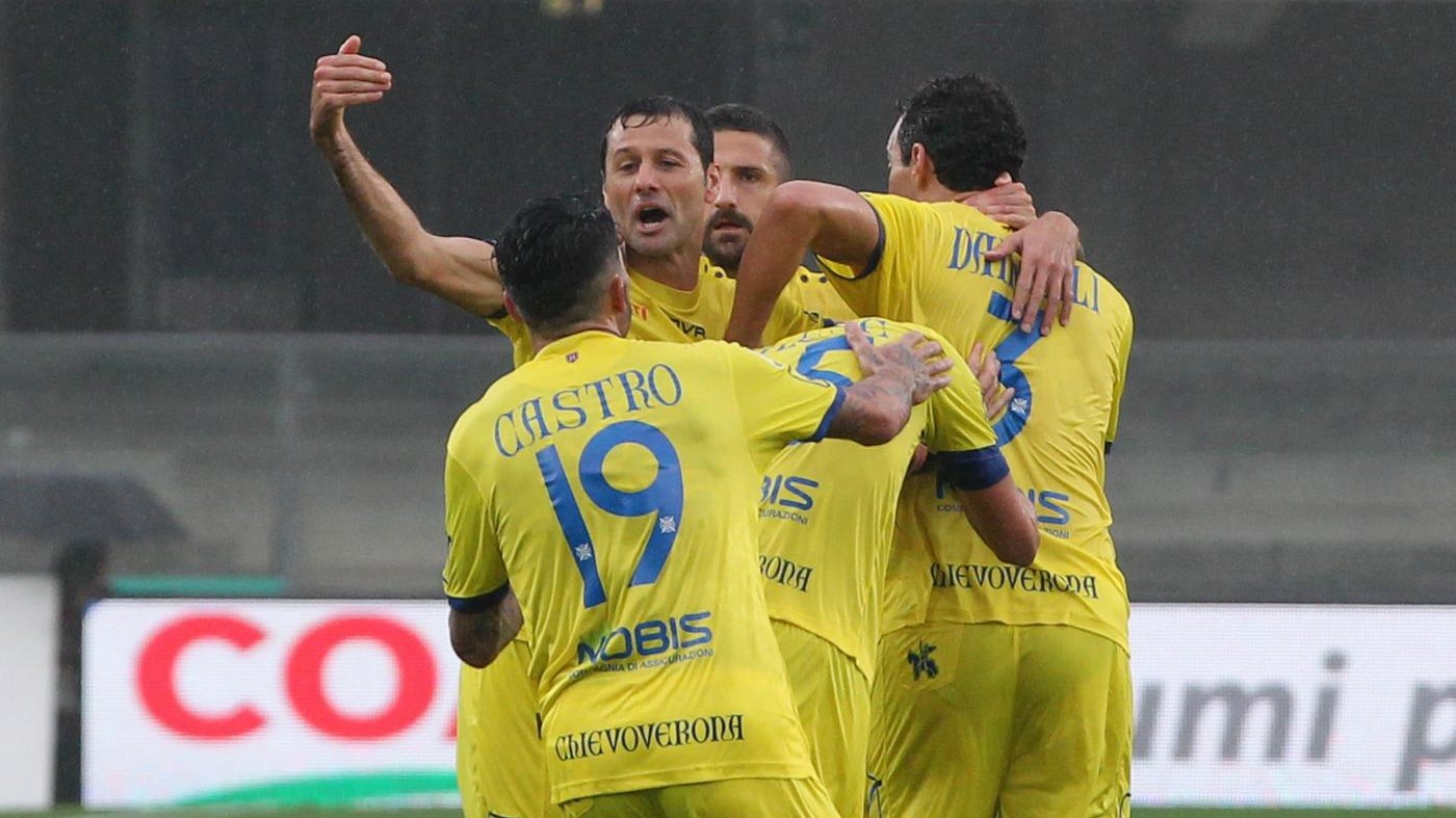 Inglese e Pellissier beffano l’Hellas: derby al Chievo