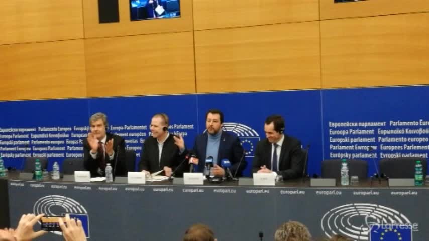 Salvini all’Europarlamento, tensione con i giornalisti