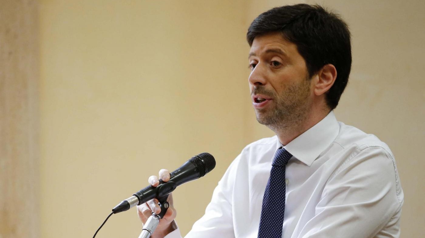 Mdp tende la mano al Pd. Ma Renzi: “Prima ok a Rosatellum”