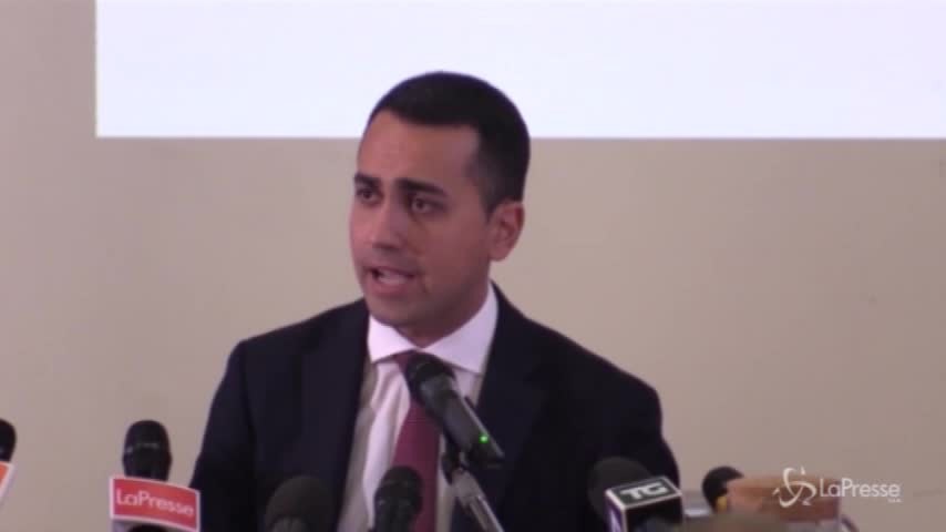 Di Maio: “No a governi istituzionali”