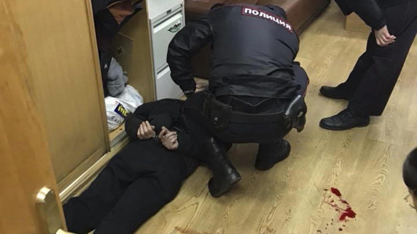Russia, conduttrice accoltellata in radio: fermato l’aggressore