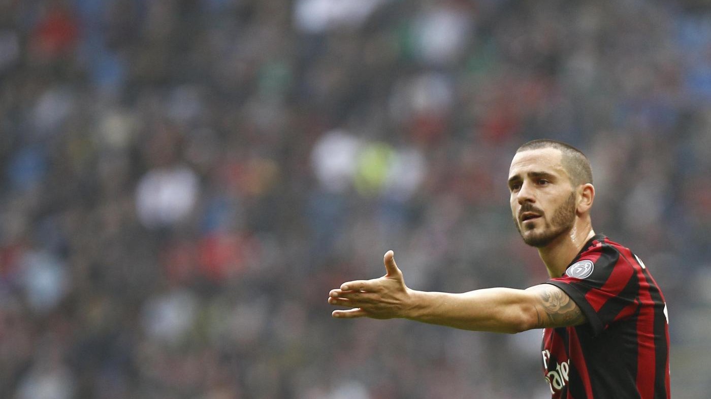 Serie A, giudice sportivo: “2 turni a Bonucci, salta Milan-Juve”