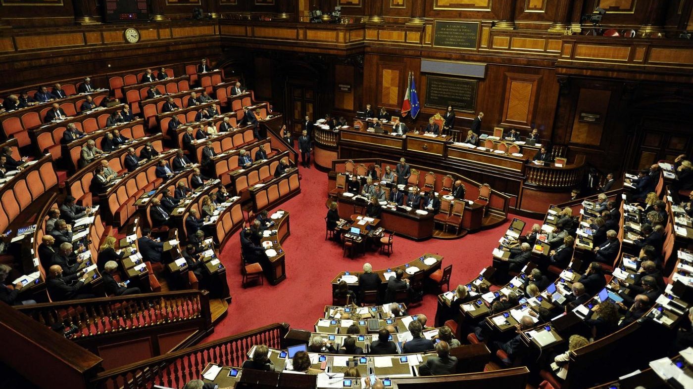Legge elettorale, Governo pone fiducia su 5 articoli. Proteste in aula al Senato