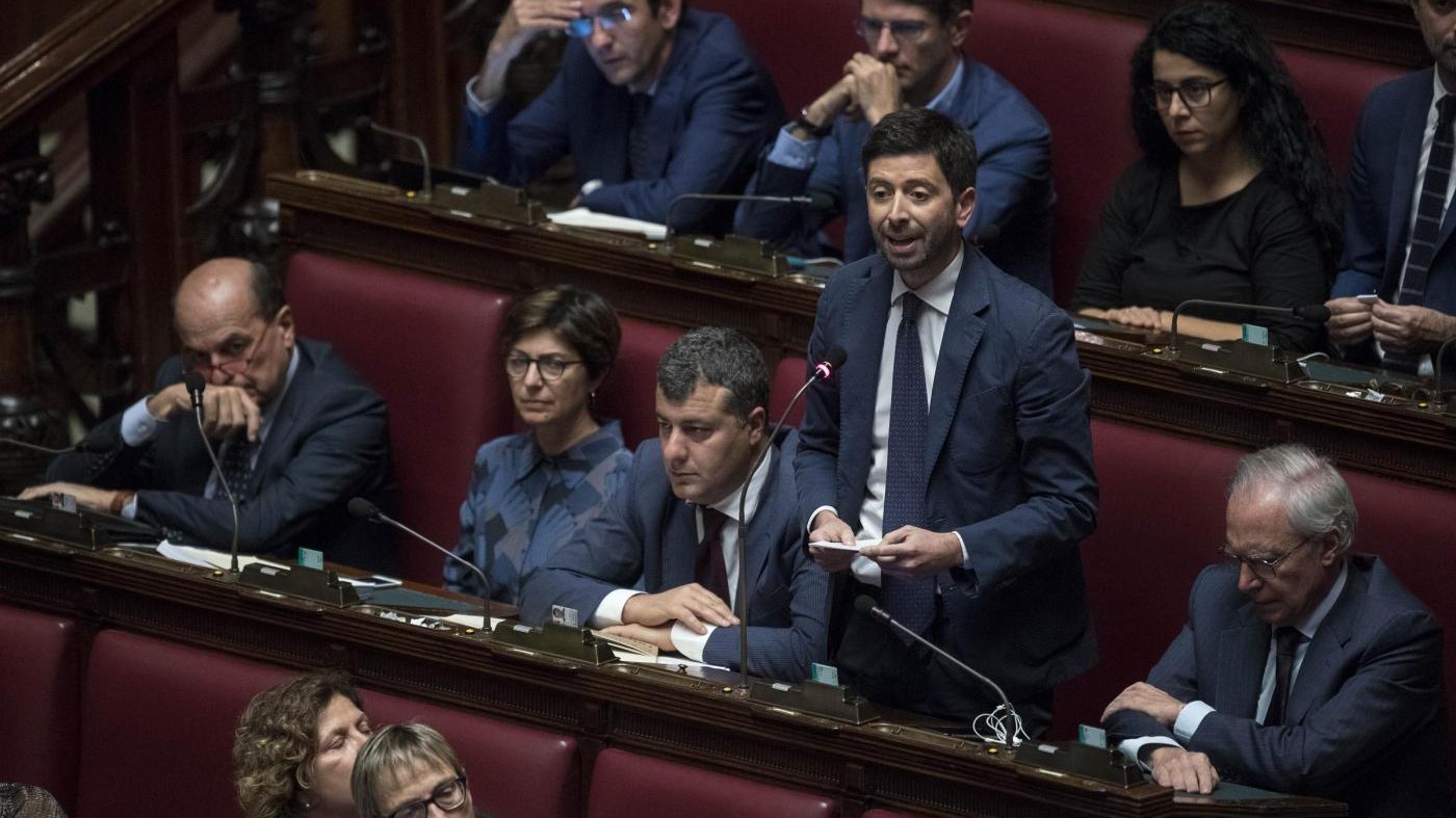 Legge elettorale, Speranza a Gentiloni: “Si eviti nuova violenza al Parlamento”