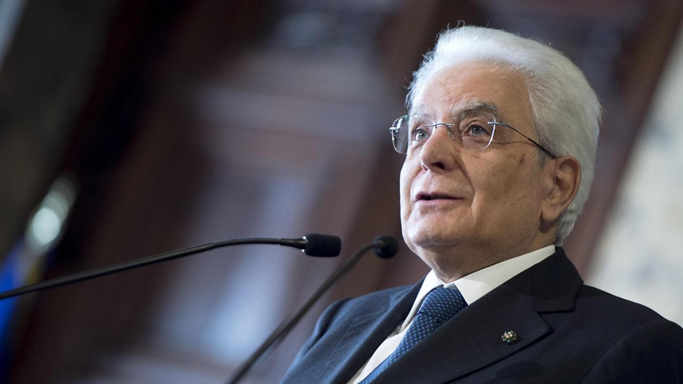 Mattarella condanna gli adesivi antisemiti: Disumani e allarmanti