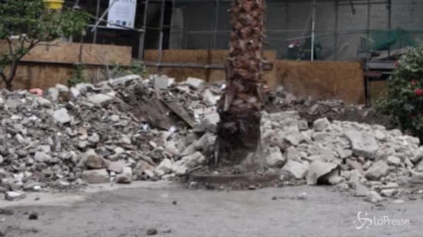 Crollo ex monastero a Napoli, le immagini delle macerie
