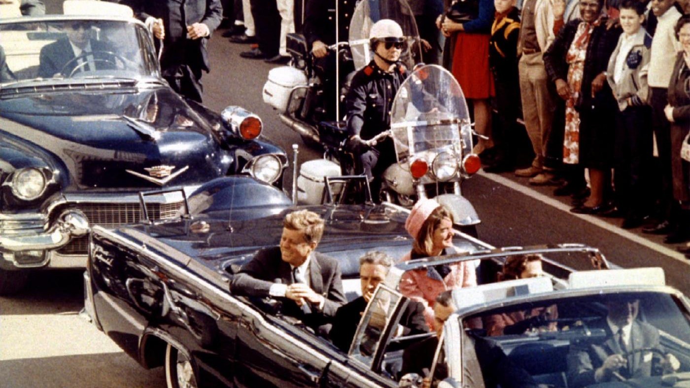 Omicidio Kennedy, resi pubblici 2800 file. Ne mancano 300, Trump: “Segreti per altri 6 mesi”