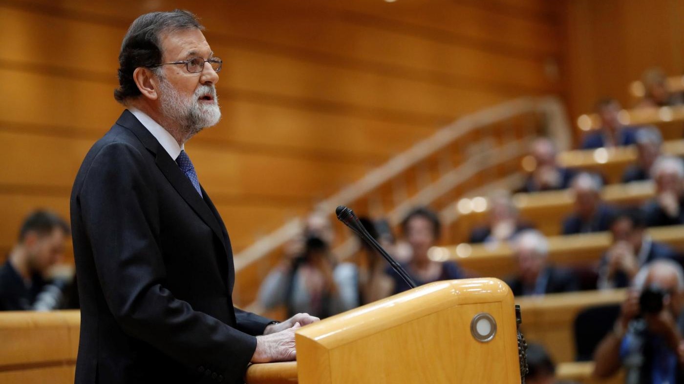 Catalogna, Parlament approva l’indipendenza. Madrid ‘commissaria’