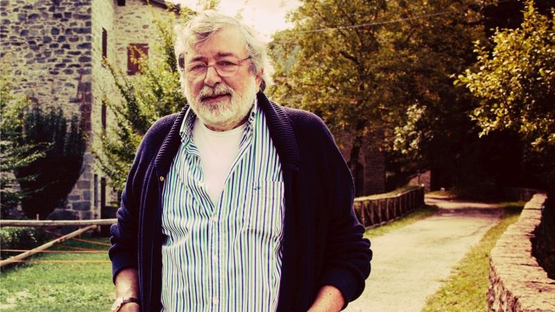 Guccini tra nostalgia e ironia: “Non canto più, ma sono ancora attuale”