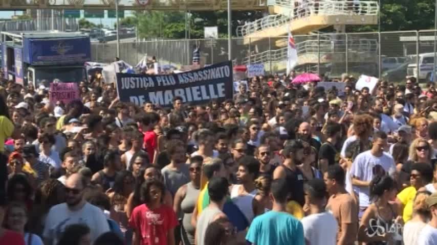 Favela in marcia in memoria di Marielle Franco