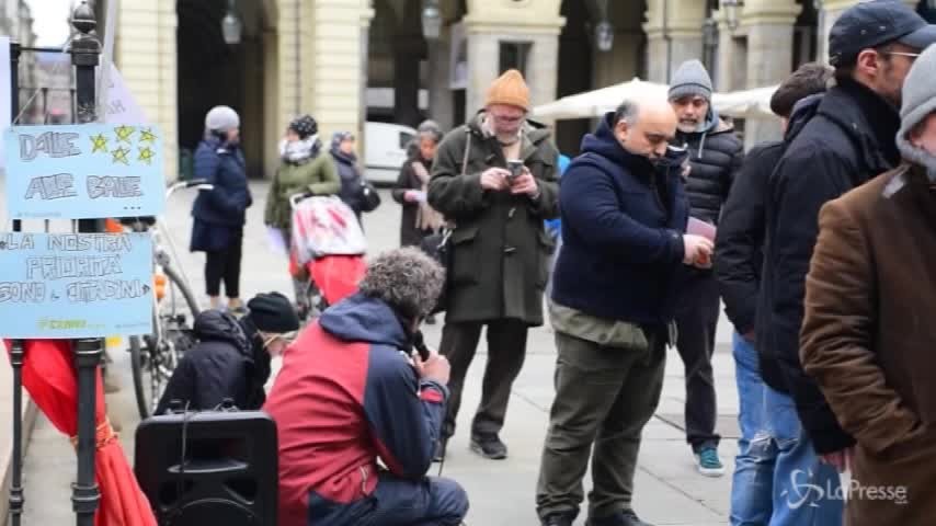 Torino 2026, presidio no-Olimpiadi davanti al Comune
