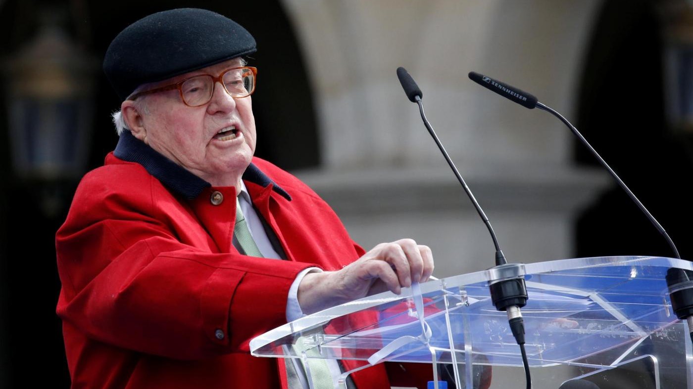 Jean-Marie Le Pen difende unità della Spagna con motto franchista: è polemica