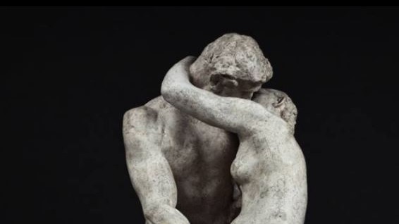 Rodin in mostra a Treviso, ma Facebook censura il suo “Bacio”