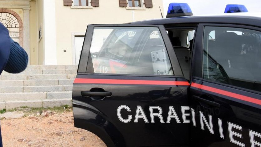 Roma, due 14enni violentate in un bosco: arrestati due nomadi