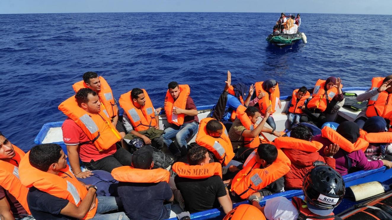 Migranti, affonda gommone nel Mediterraneo: 23 morti