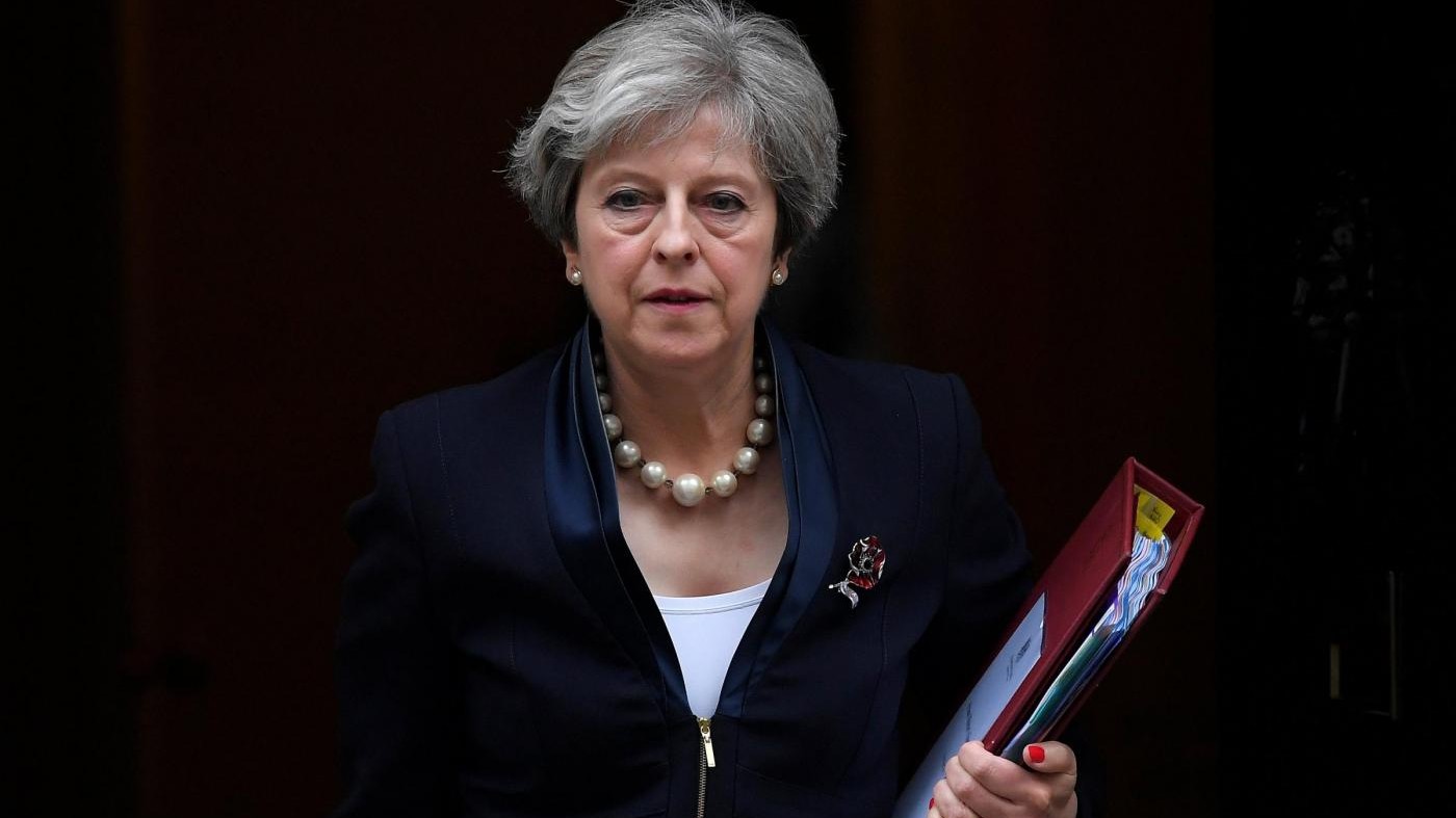 Molestie, sospeso deputato britannico. E in Francia donne accusano membri del Front National