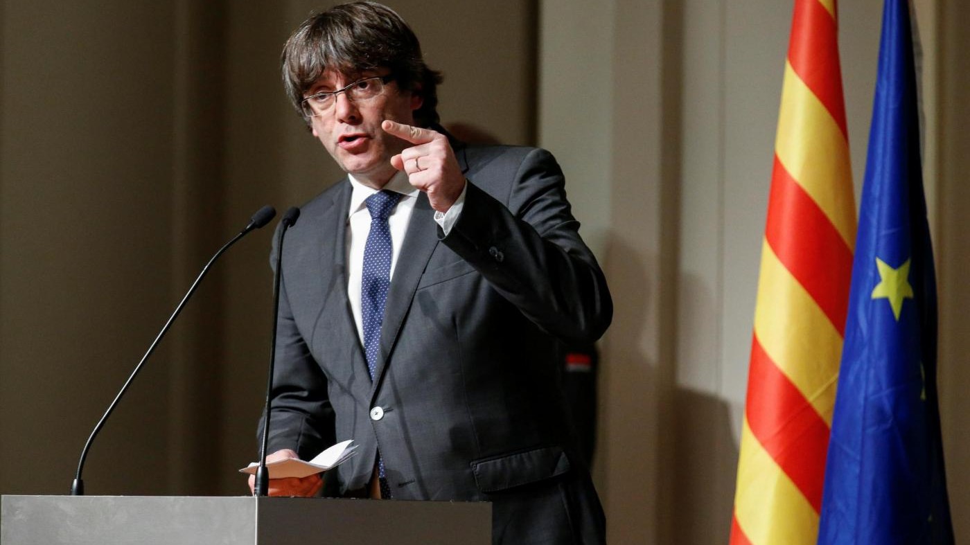 Sciopero in Catalogna. Annullata la dichiarazione d’indipendenza. E il premier belga: “Puigdemont è cittadino europeo, niente privilegi”