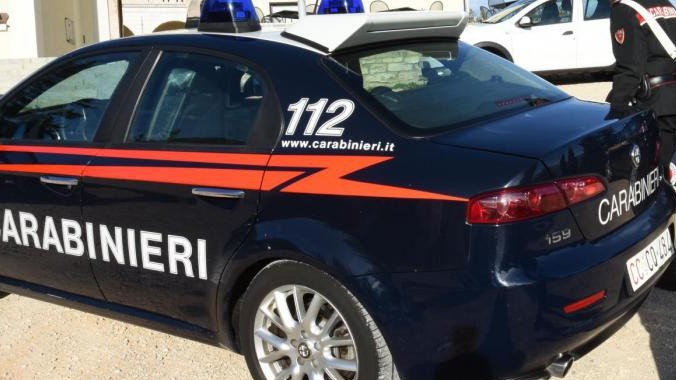Figli minorenni abusati e picchiati: coniugi in manette a Bari