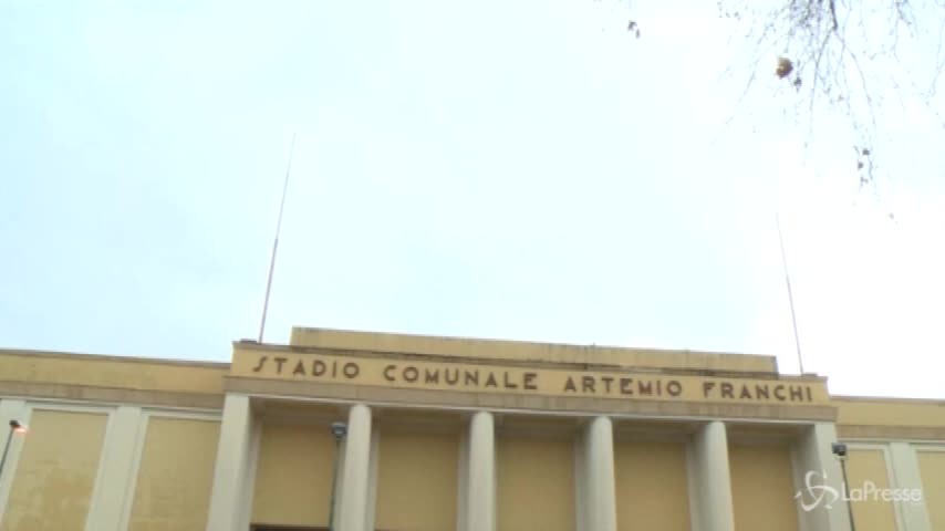 Firenze, lo stadio in silenzio per Astori