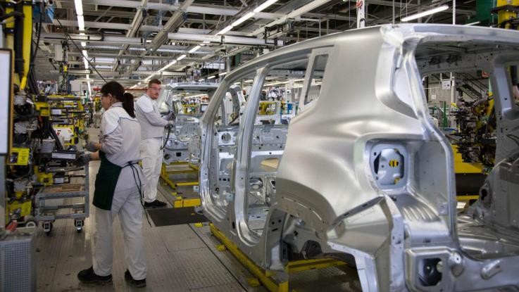 Ue alza le stime del Pil italiano: “In crescita dell’1,5% nel 2017”