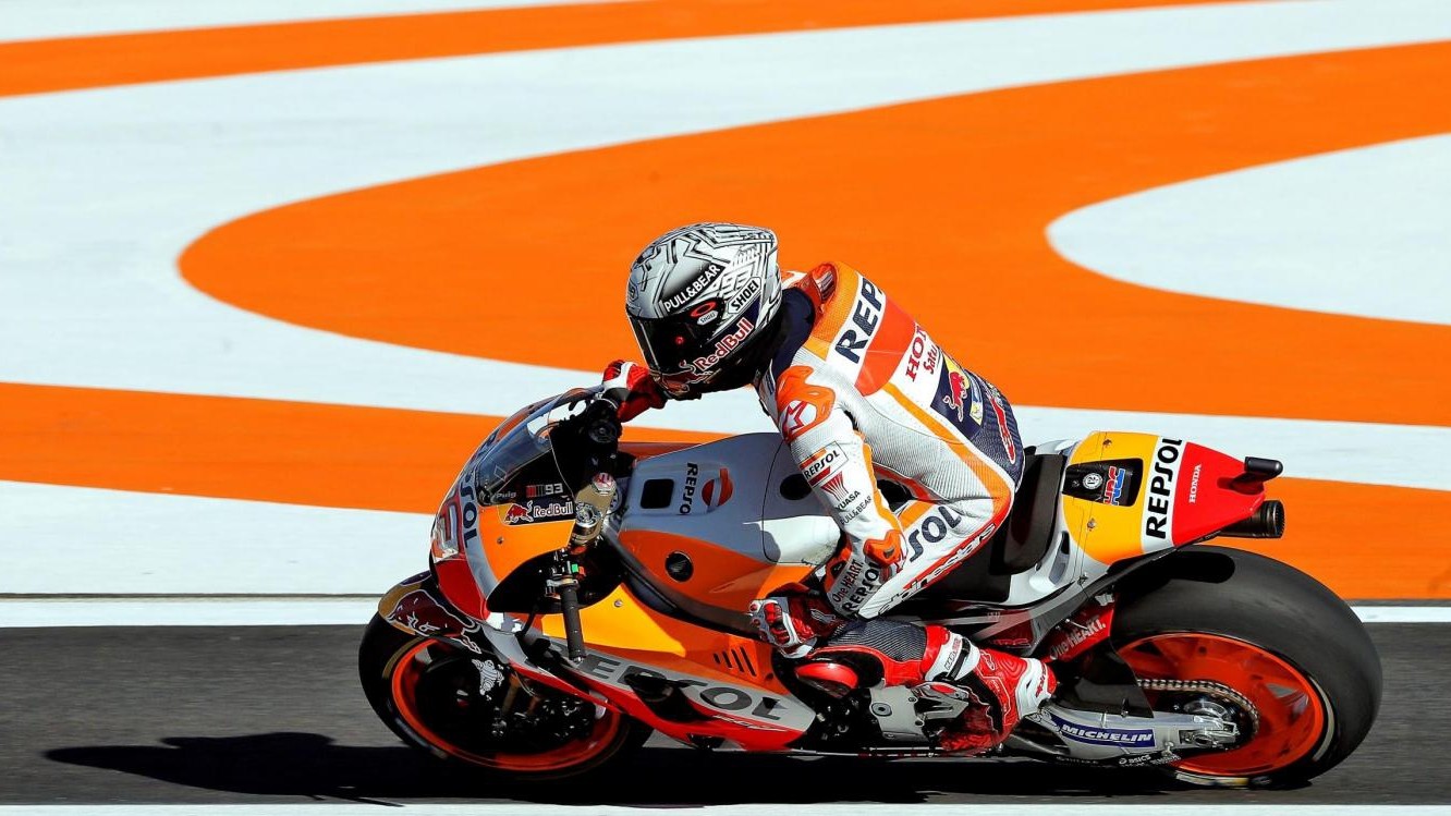 MotoGp, Marquez in pole a Valencia: Rossi 7°, Dovizioso 9°