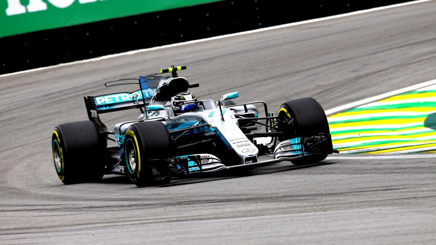 F1, Gp Brasile: Bottas in pole davanti a Vettel e Raikkonen