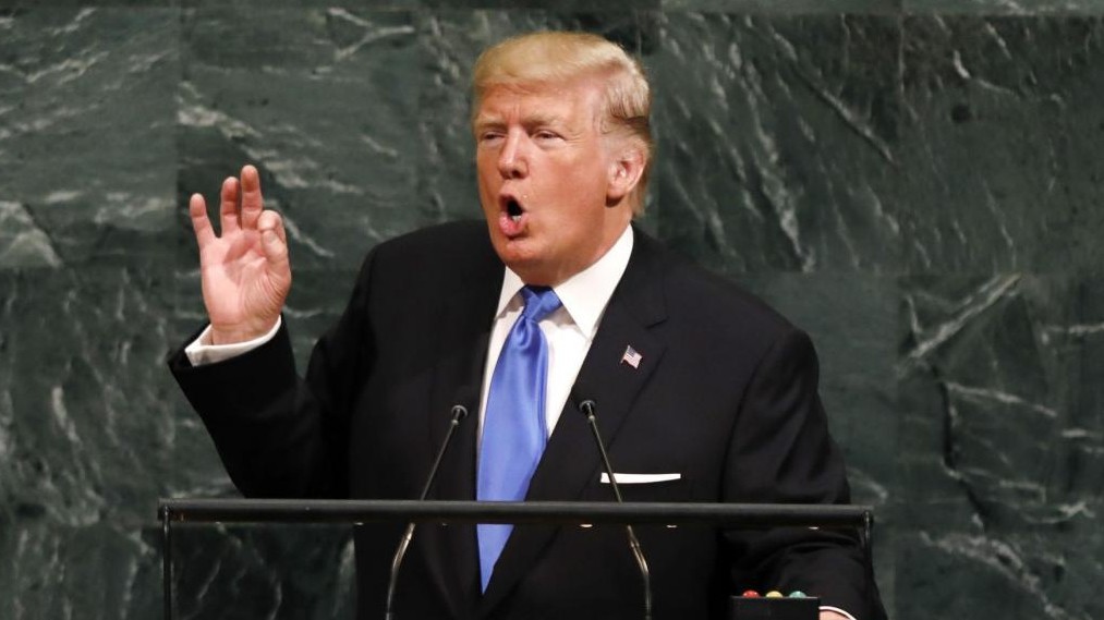 Trump difende Putin, sconcerto 007 Usa: “Intimidito e manipolabile”