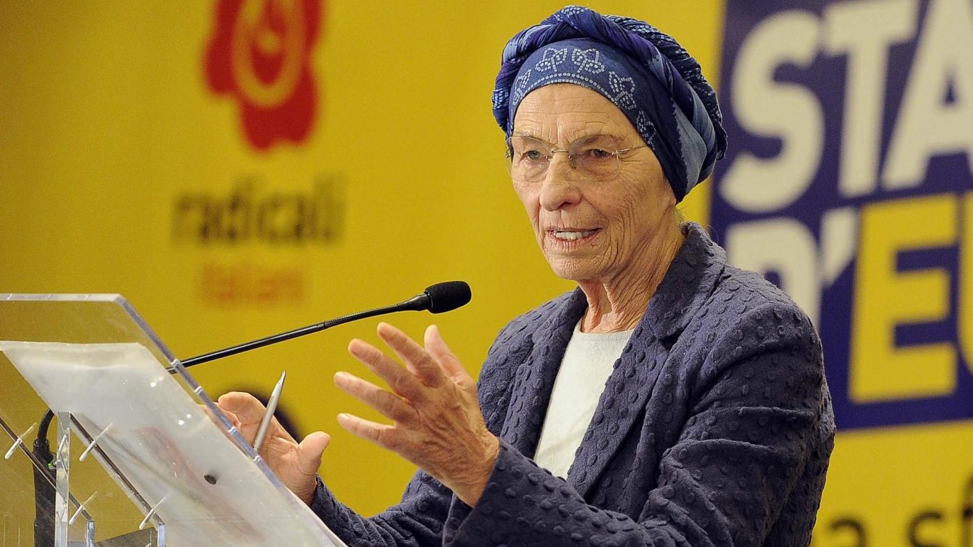 Bologna, prete choc su Facebook: “Ha ucciso più Riina o Emma Bonino?”