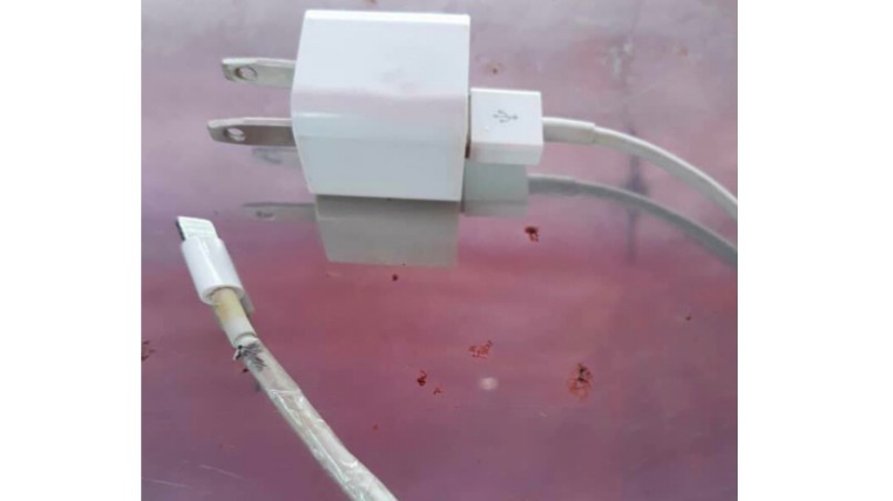 Cavo dell’iPhone danneggiato: muore folgorata 14enne vietnamita