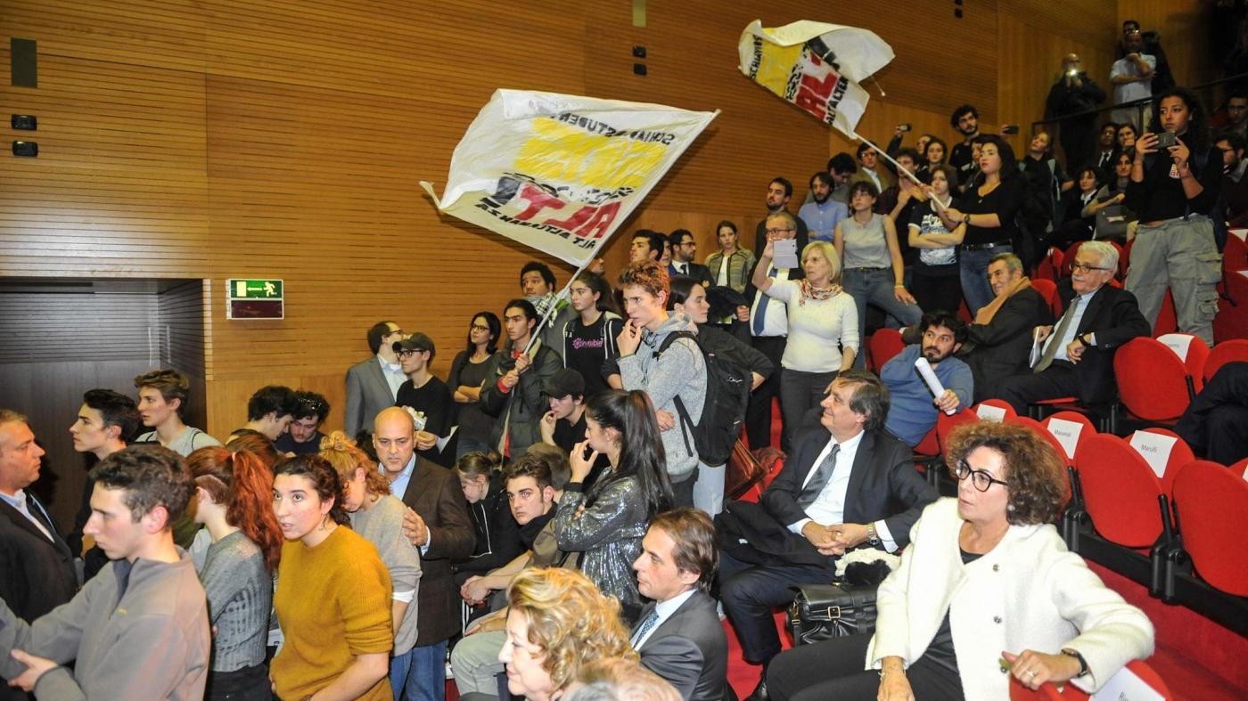 Milano, proteste all’università Bicocca: “No alternanza scuola-lavoro”