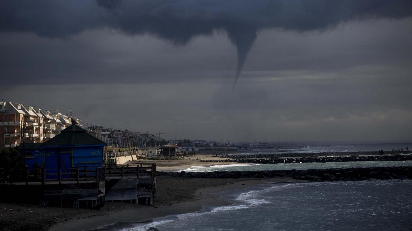 Nuvole in tutta Italia e da domani torna la pioggia: il meteo del 22 e 23 novembre
