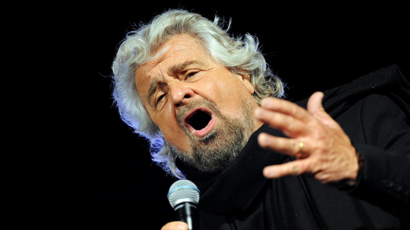 M5S, Grillo torna a teatro: “Dibba tuo gesto meraviglioso, maledetto”