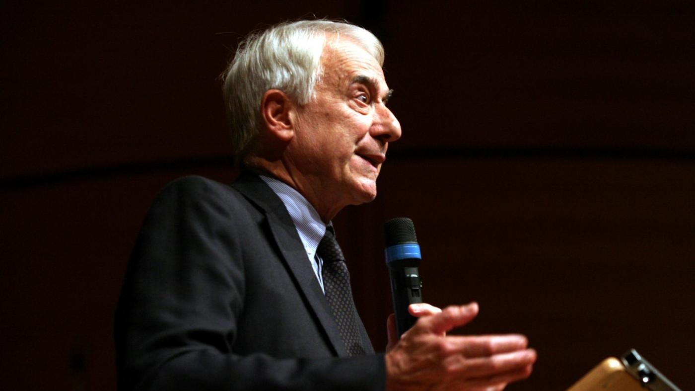 Pisapia e le alleanze: “Non con Alfano ma metteremo insieme centro e sinistra”
