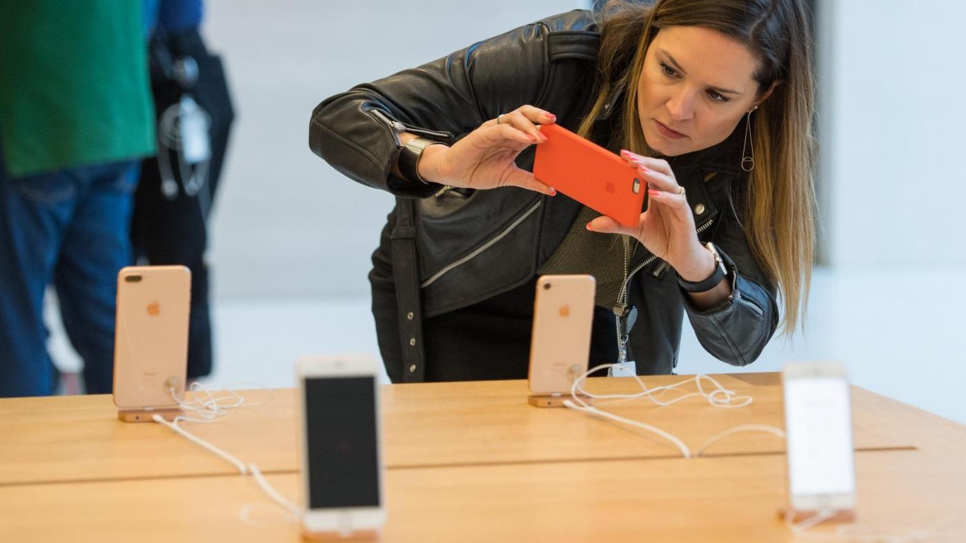 iPhone 8 e Apple Watch 3 arrivano nei negozi: ecco le prime immagini