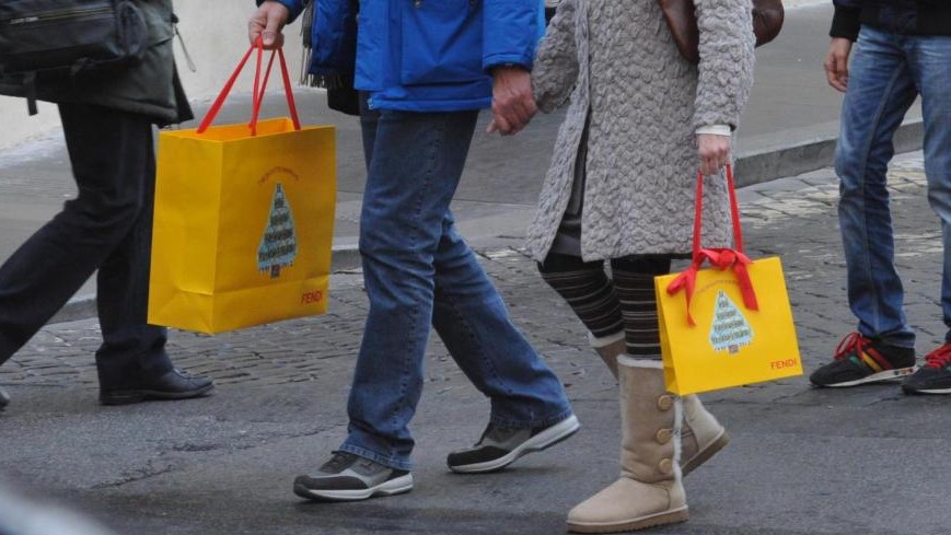 Natale, in Italia un terzo della spesa per regali è on line Natale, in Italia un terzo della spesa per regali è on line