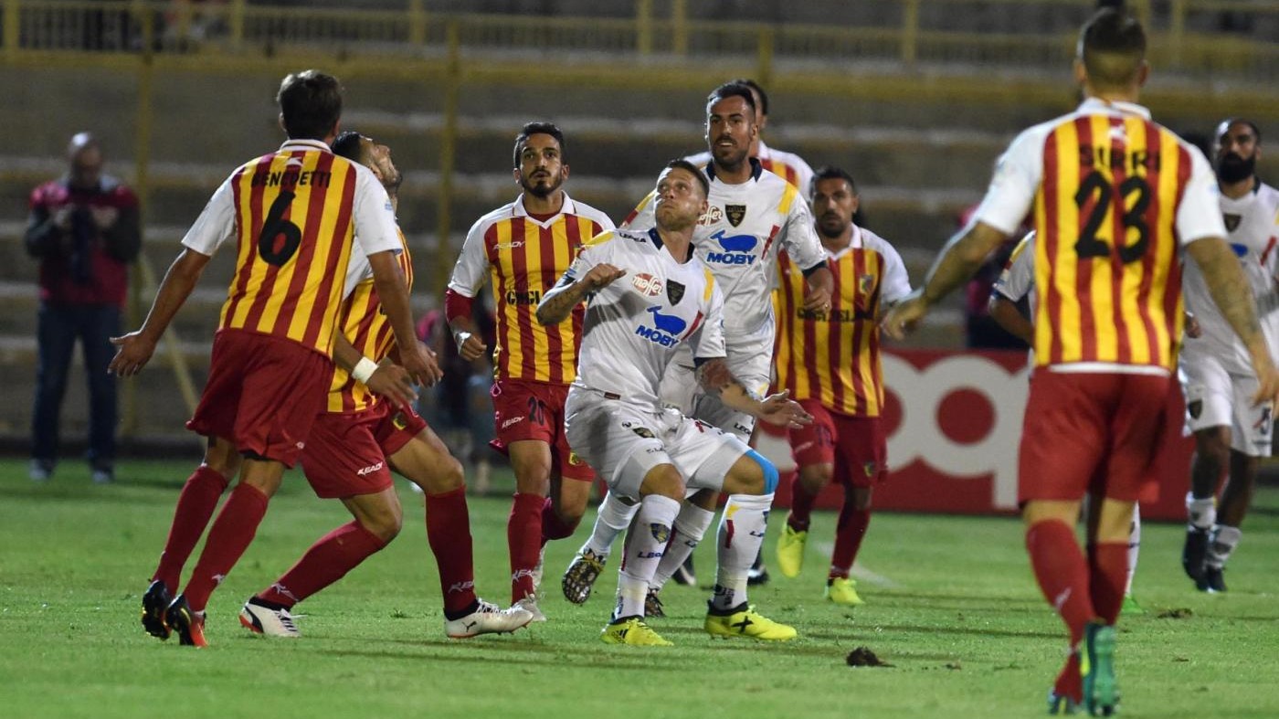 Serie C, Catanzaro-Lecce 1-3