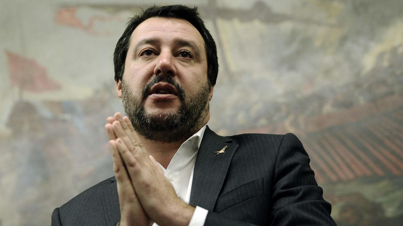 Fake news, scontro Salvini-Renzi. E dal M5s precisano: “Network trasparente”