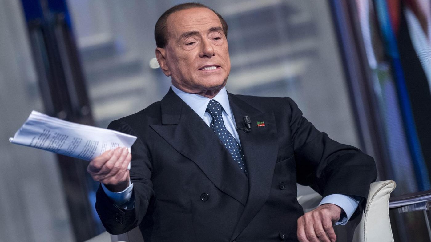 Ruby ter, Berlusconi rinviato a giudizio a Siena: avrebbe pagato un testimone