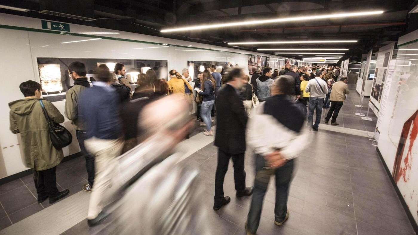 Roma, donna trascinata dalla metro: Atac reintegra il macchinista