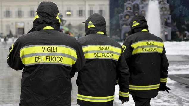 Torino, incendio in una fabbrica chimica: operai ustionati. Dieci anni fa la tragedia della Thyssen
