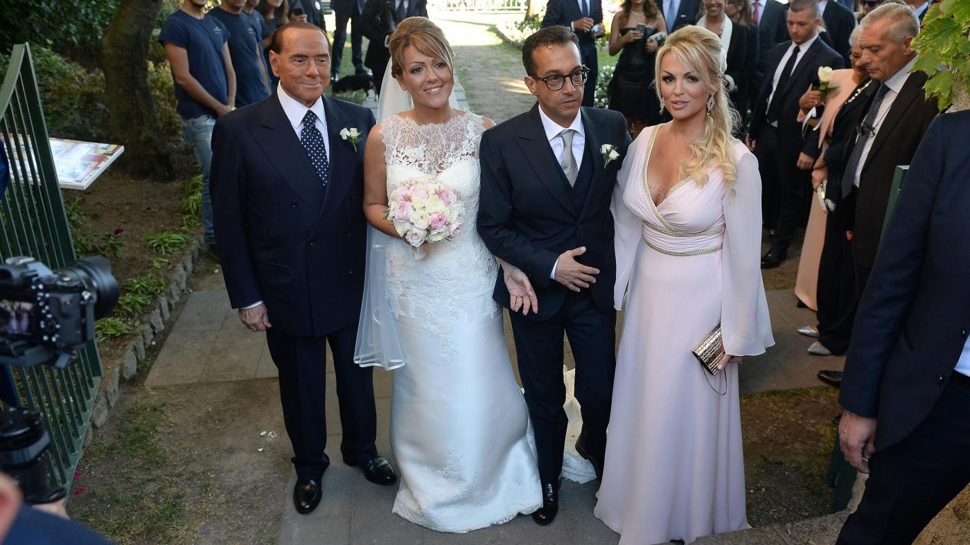 Marianna Pascale si sposa: Francesca e Berlusconi testimoni a Ravello