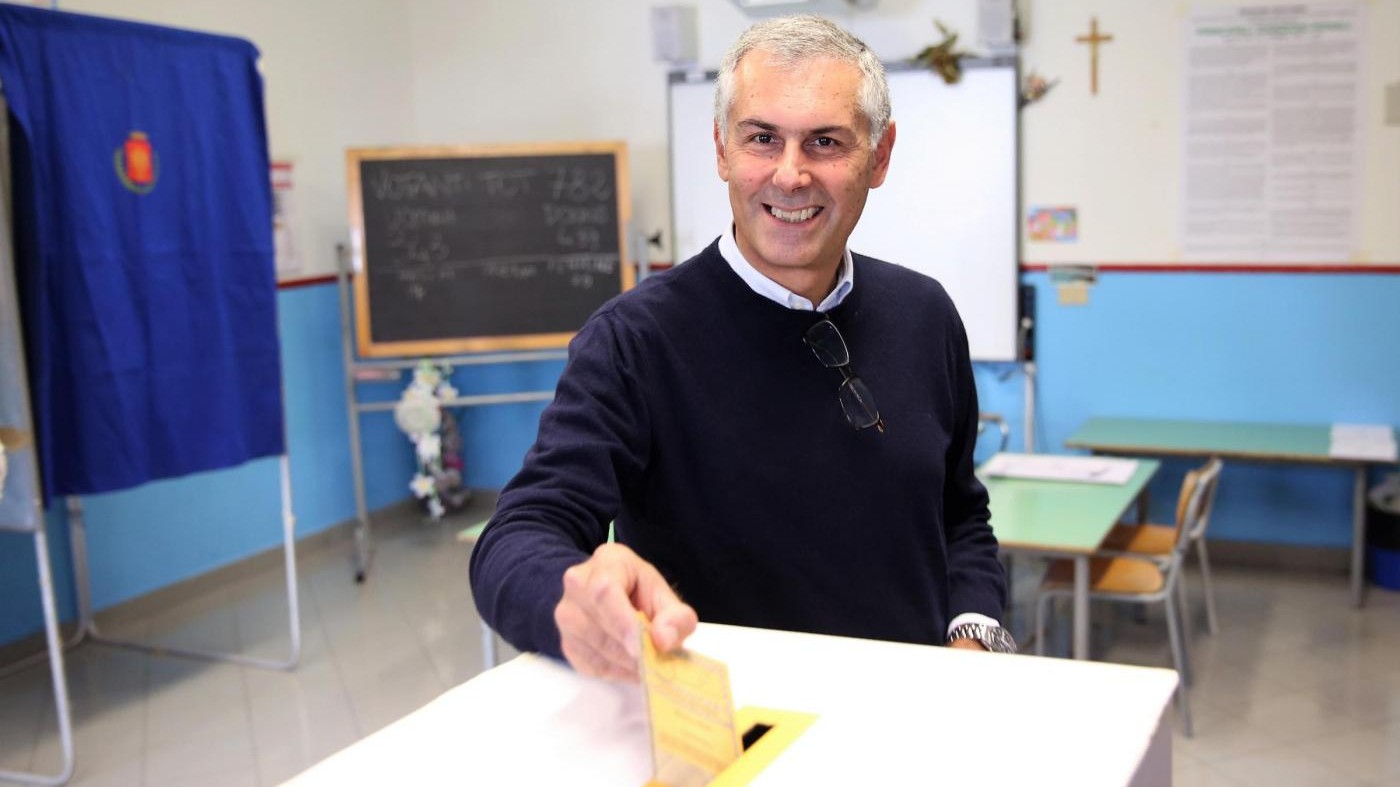 Sicilia, da Micari a Mattarella: i politici al voto