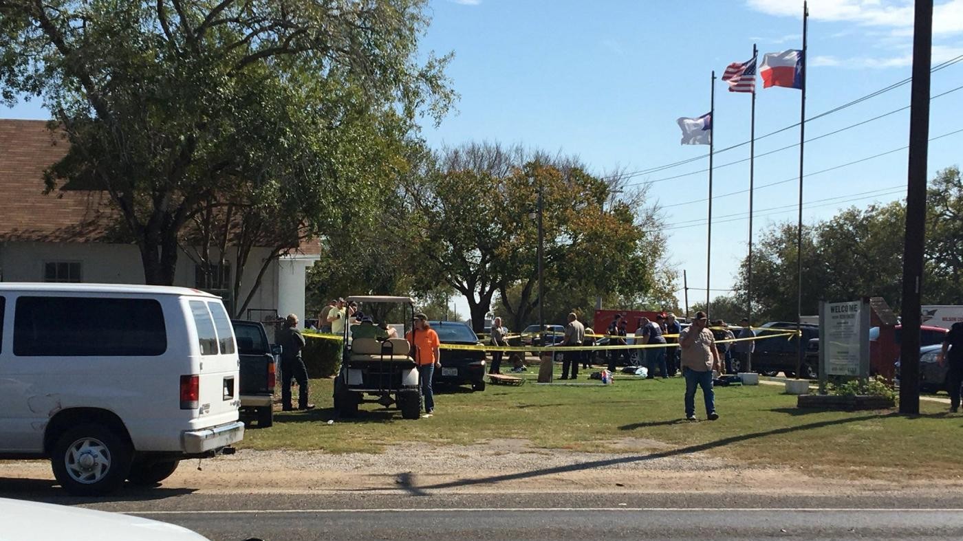 Paura in Texas, ex militare entra in chiesa e spara. Soccorsi e agenti sul posto