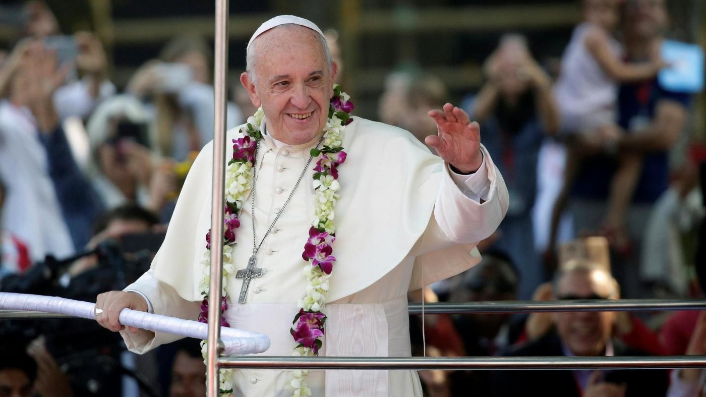 Continua la visita di Papa Francesco in Bangladesh: la messa a Dacca tra i fedeli
