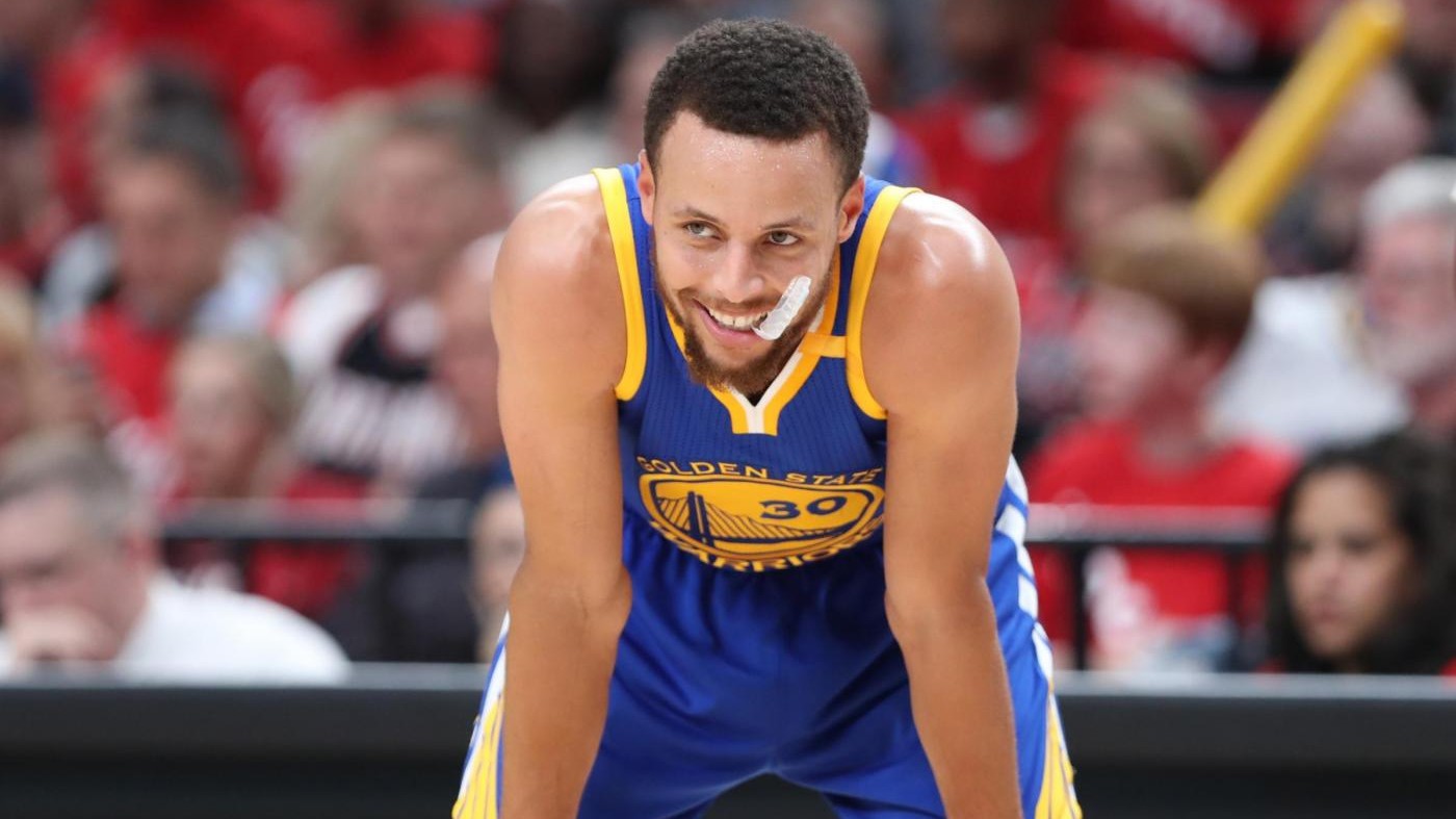 Nba, Warriors vanno al secondo tuno dei playoff