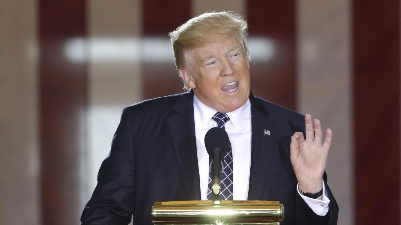 Trump ‘promosso’: si dà voto 10 per i suoi primi 100 giorni
