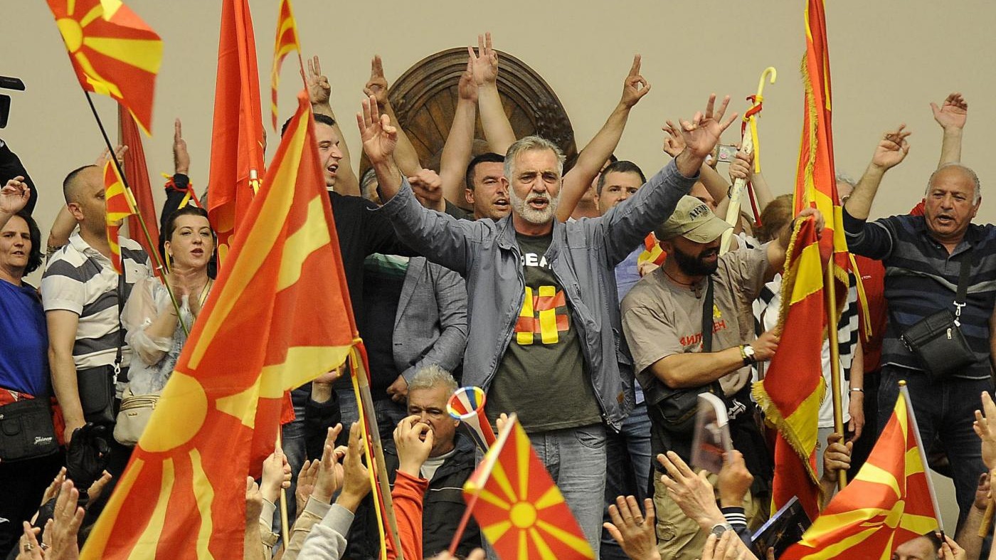 Macedonia, irruzione in Parlamento: oltre 100 feriti