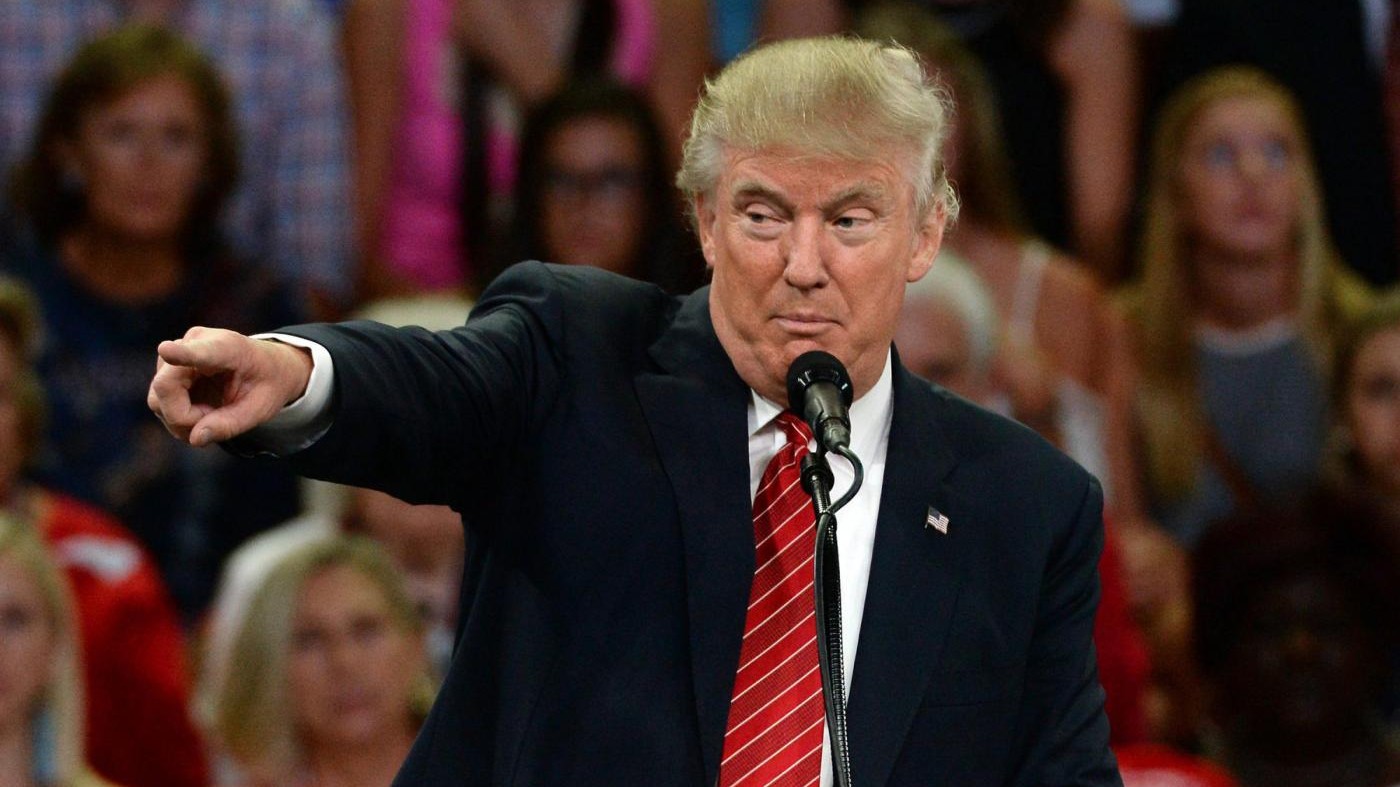 Trump alle lobby delle armi: Avete un amico alla Casa Bianca