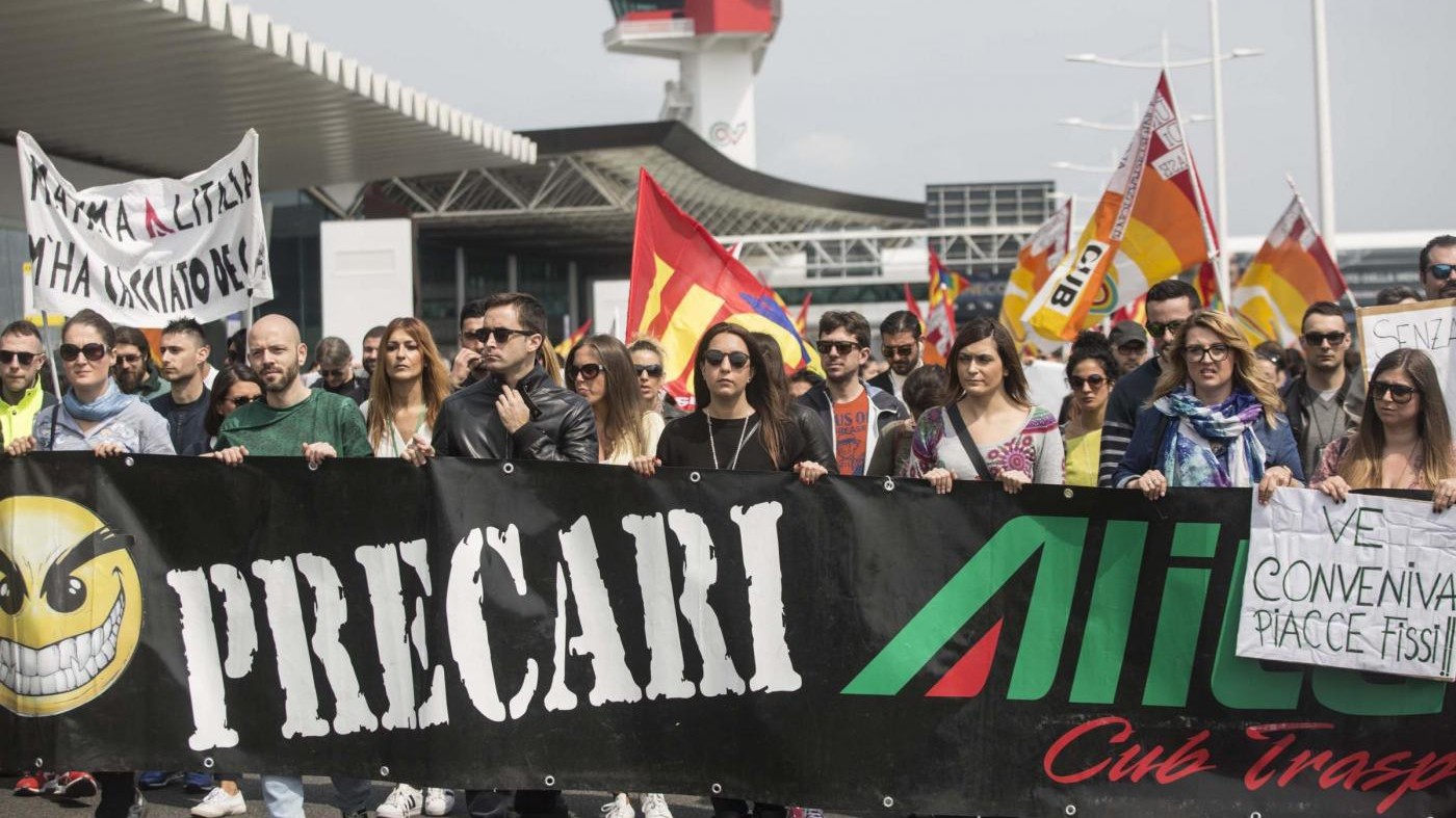 In Italia crescono i precari: 9,3 mln a rischio povertà